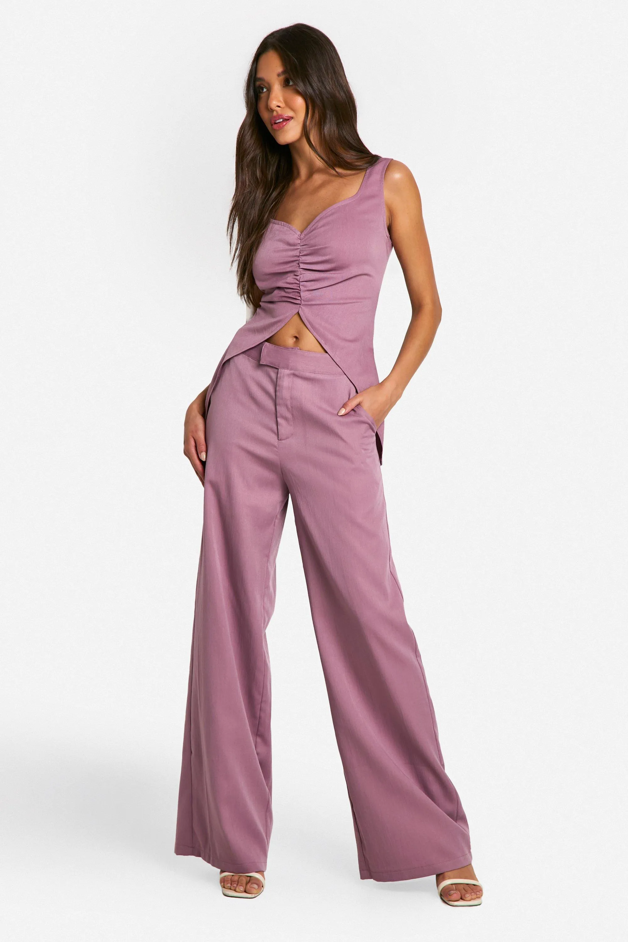 Hose mit weitem Bein und mittelhohem Bund