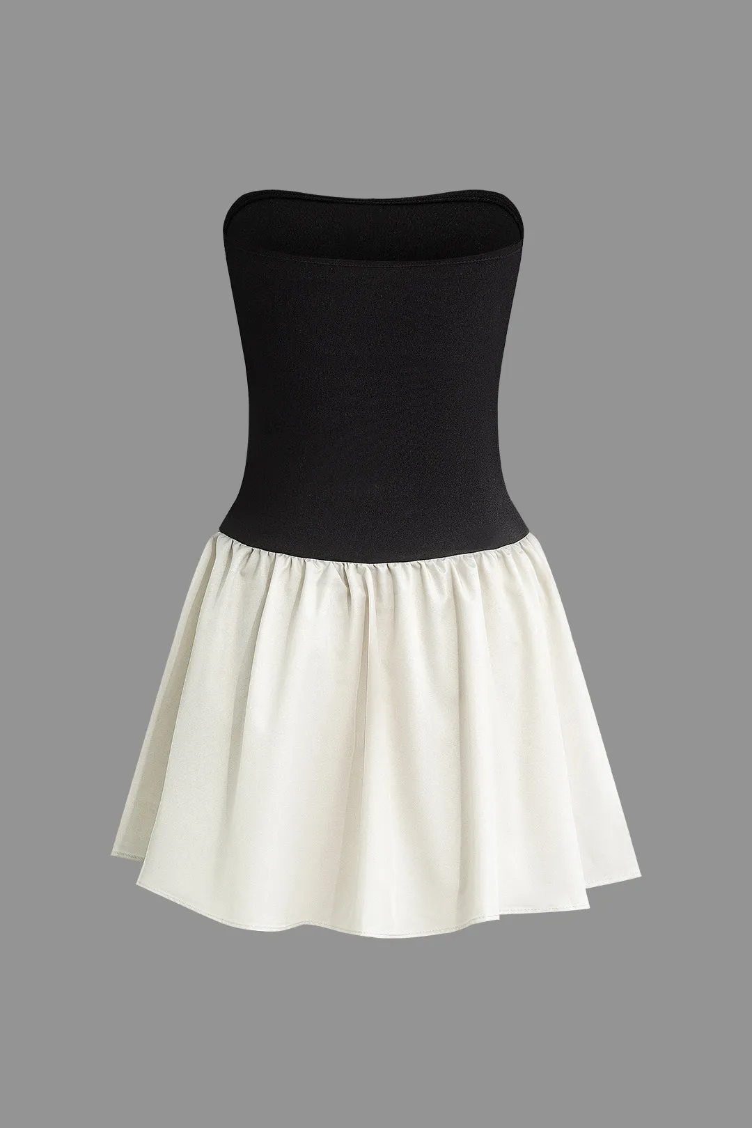 Kontrastierendes, trägerloses, plissiertes Minikleid