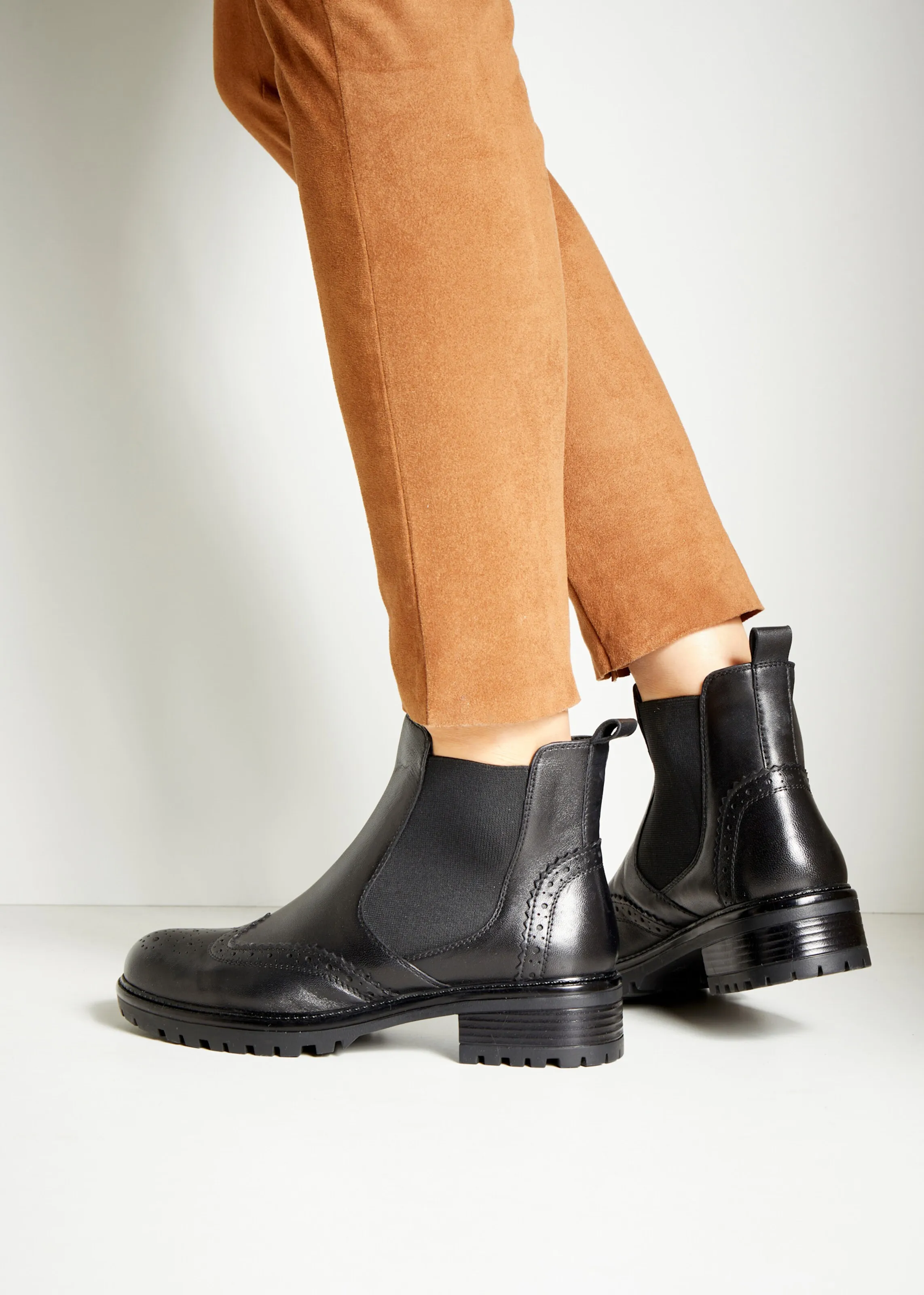 LASCANA Stiefelette in schwarz