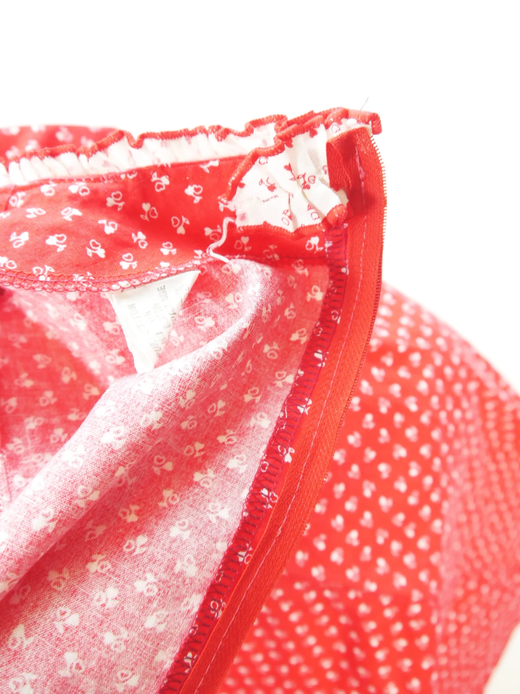 Leuchtend rot mit Puffärmel wundervolles Dirndl mit Schürze Gr.38