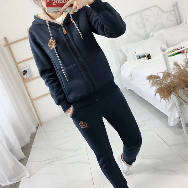 Sportanzug mit Plüsch Futter - Sweatjacke und Sweatpants