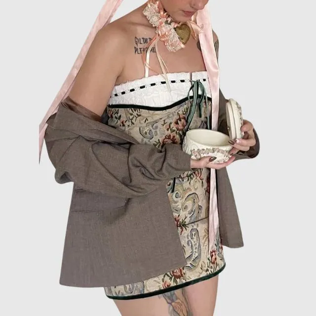 Trägerloses Minikleid mit Vintage-Teppichdruck