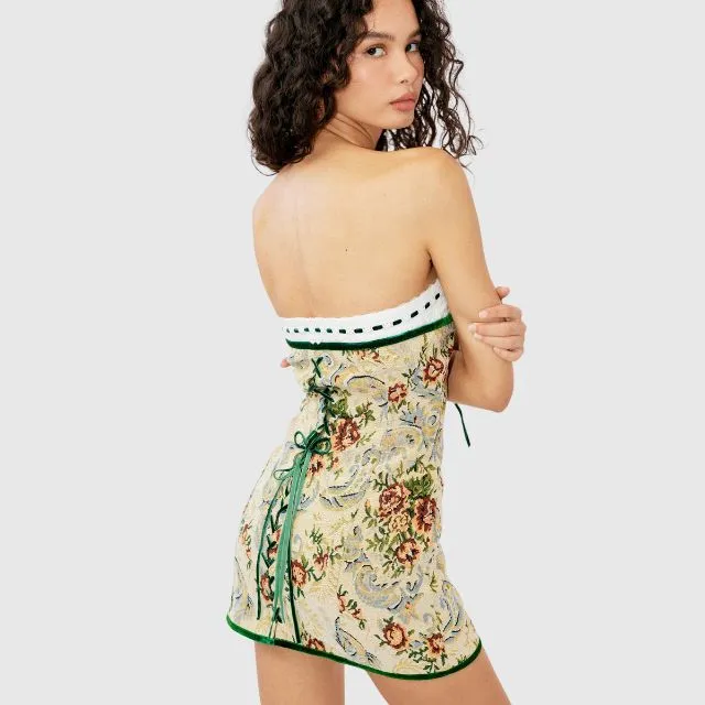 Trägerloses Minikleid mit Vintage-Teppichdruck