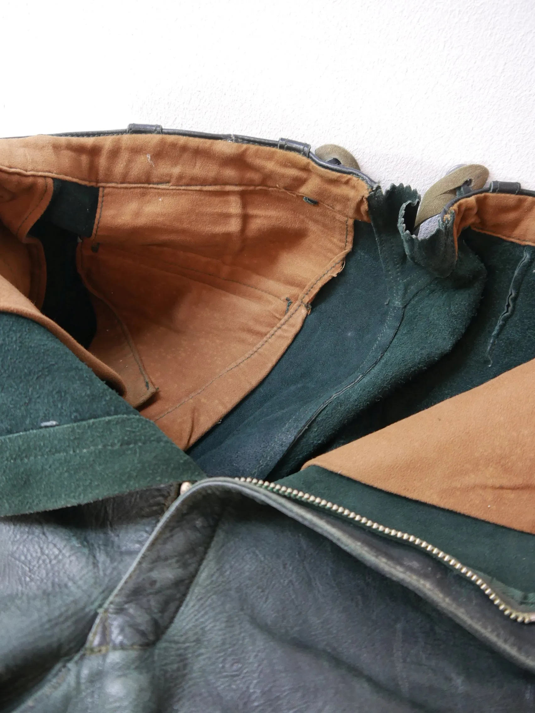 Vintage Glattleder Jäger? Kniebund Lederhose in grün und uralter Träger Gr.54